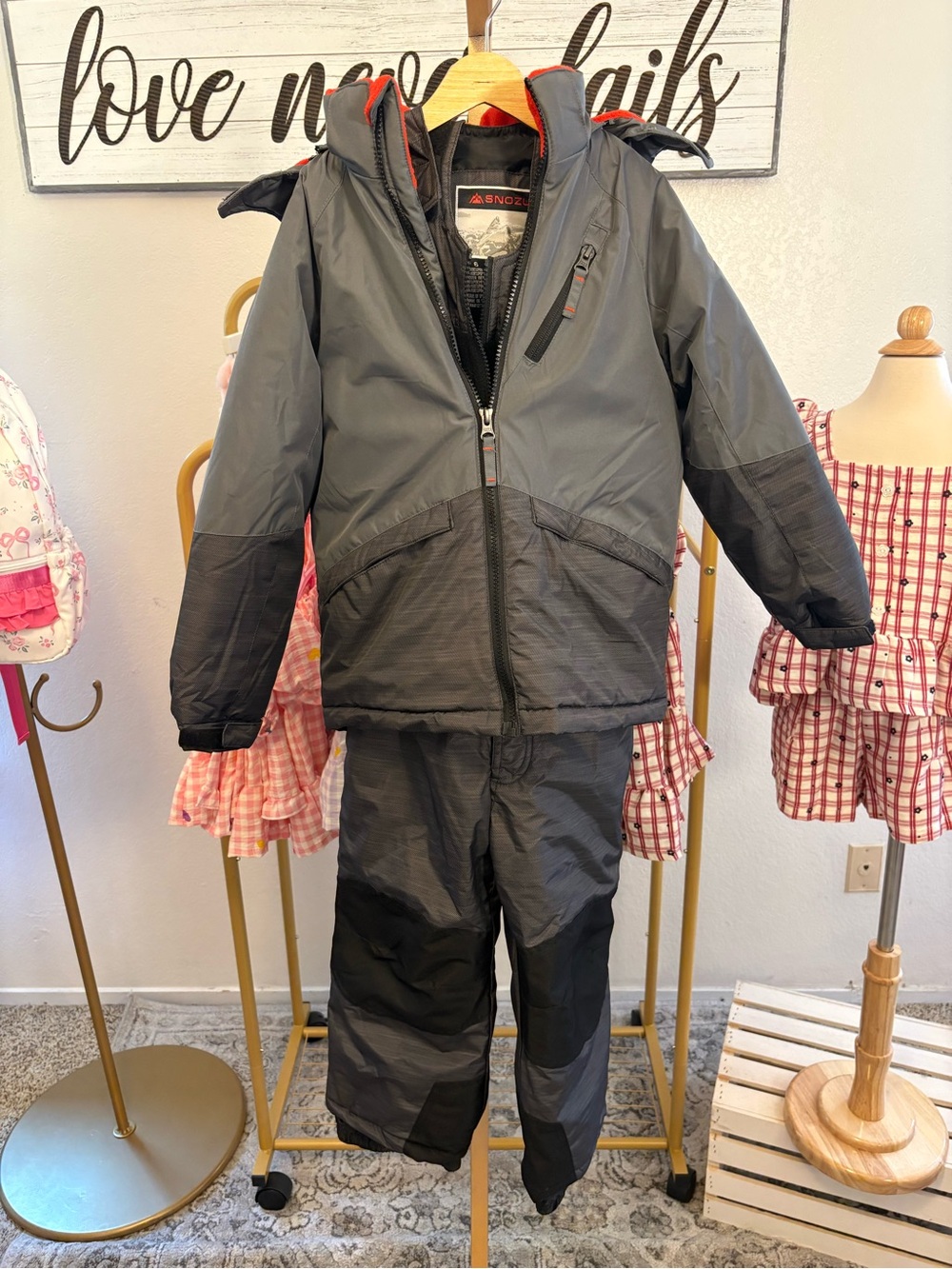 Snozu Gray & Black Insulated Kids Snow Jacket and Pants 6 No Tags